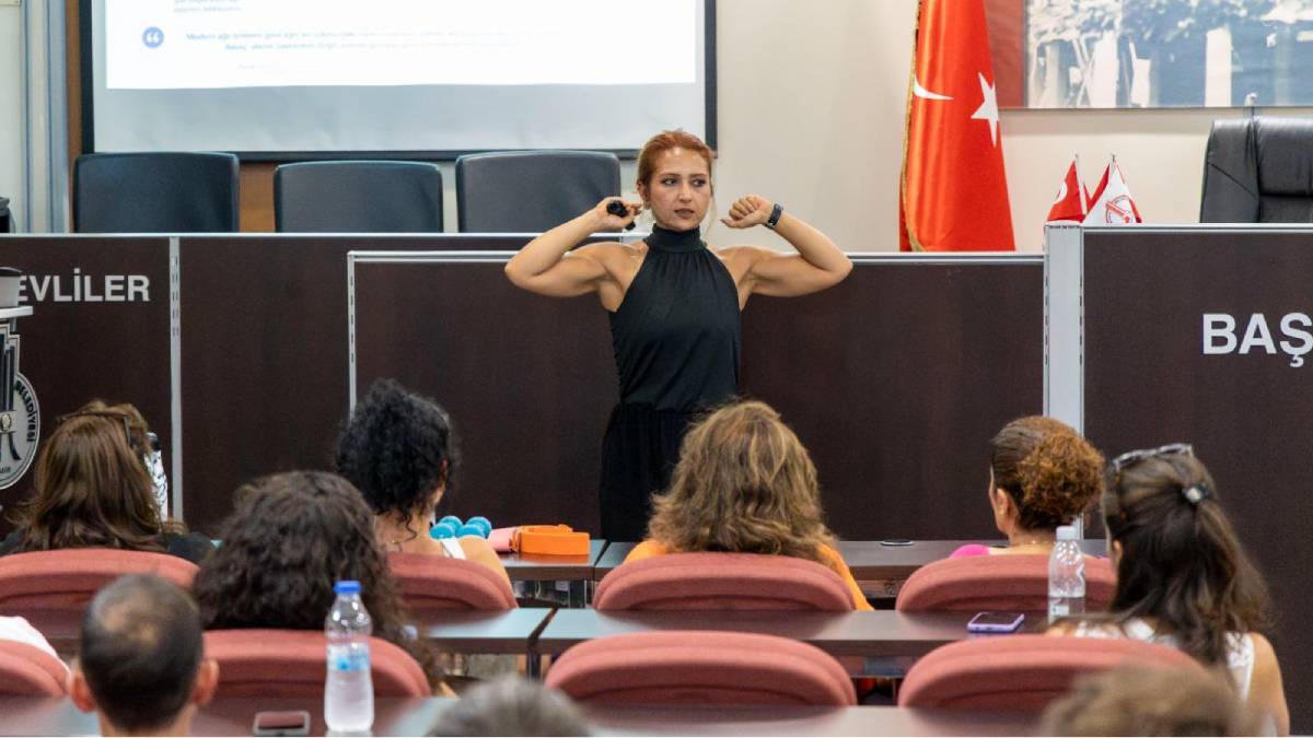 Karşıyaka Belediyesi’nden personele ‘daha sağlıklı çalışma’ semineri