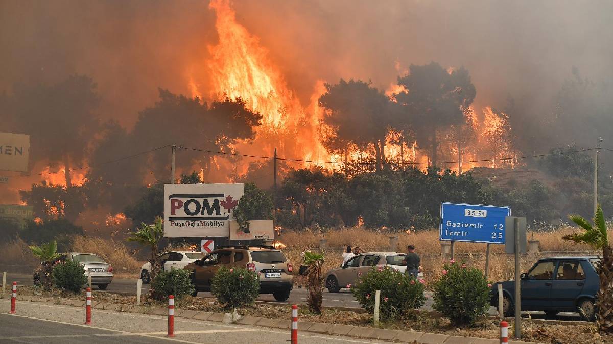 İzmir İtfaiyesi'nden sıcak hava uyarısı: “Yangını çıkmadan önleyelim”