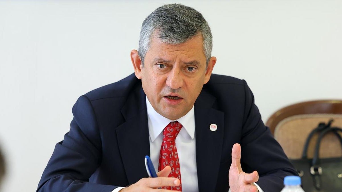 Özel’den AK Parti’ye geçen Tuzla Belediye Başkanı için çarpıcı sözler: Beni arayıp ağlayarak yaşadıklarını anlattı