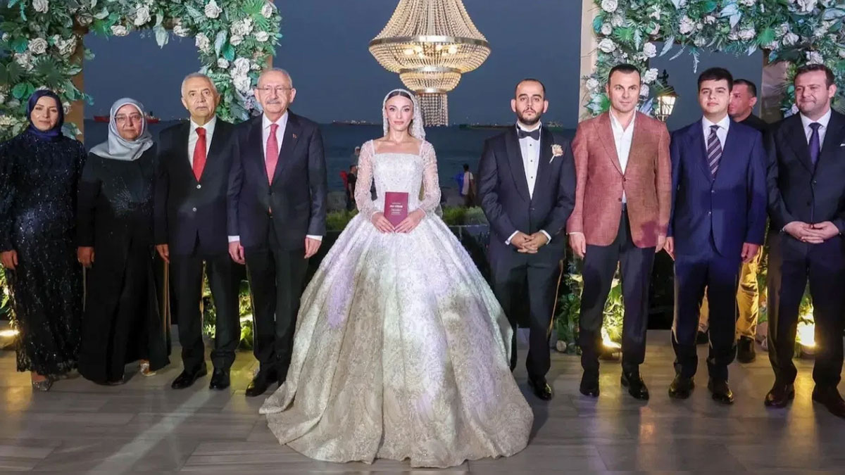 AK Partili İzsiz ile nikah şahitliği yaptı: Kılıçdaroğlu'nun salona çağrıldığı anons dikkat çekti