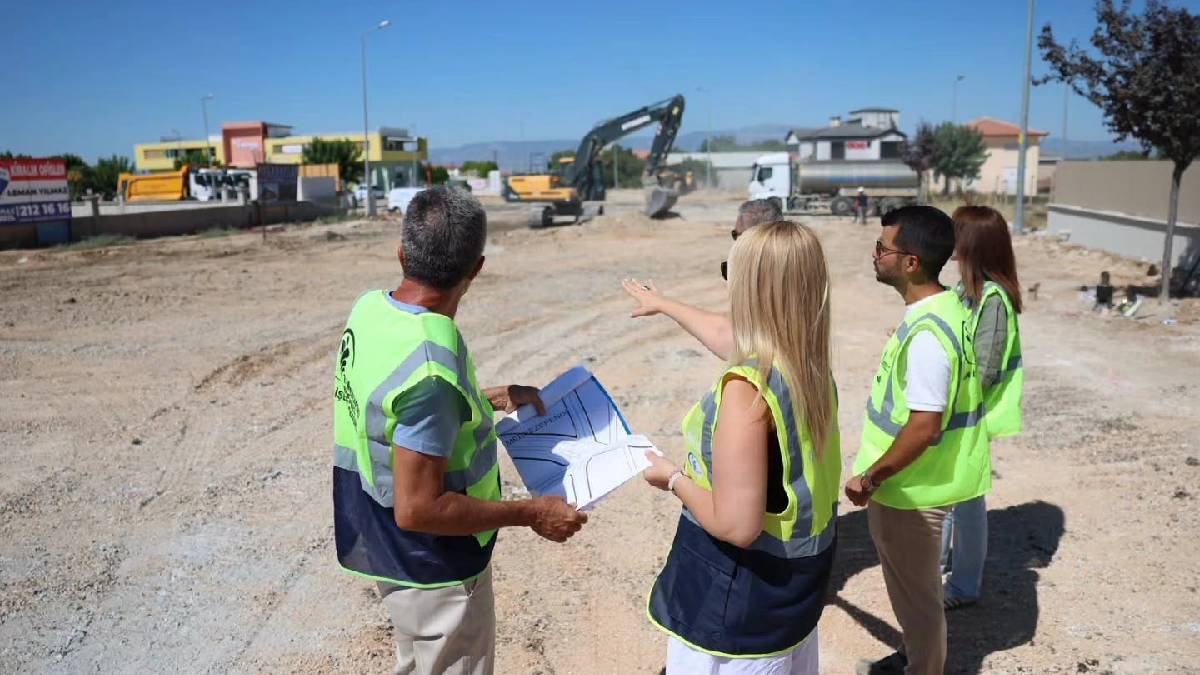 Merkezefendi'de akıllı kavşak ve üst yapı çalışmaları devam ediyor