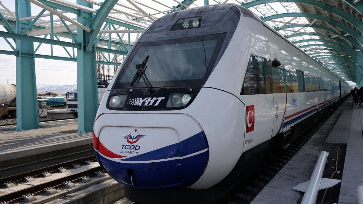 Türkiye'nin ulaşım haritası değişiyor: Yüksek Hızlı Tren (YHT) gelecek 27 il belli oldu! Sizin şehriniz listede mi?