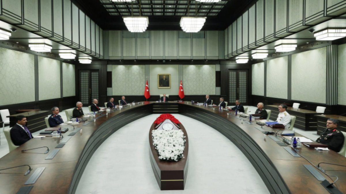 2026 Yüksek Askeri Şura (YAŞ) kararları açıklanıyor: TSK'da hangi komutanlar terfi edecek, kimler emekliye sevk edilecek?
