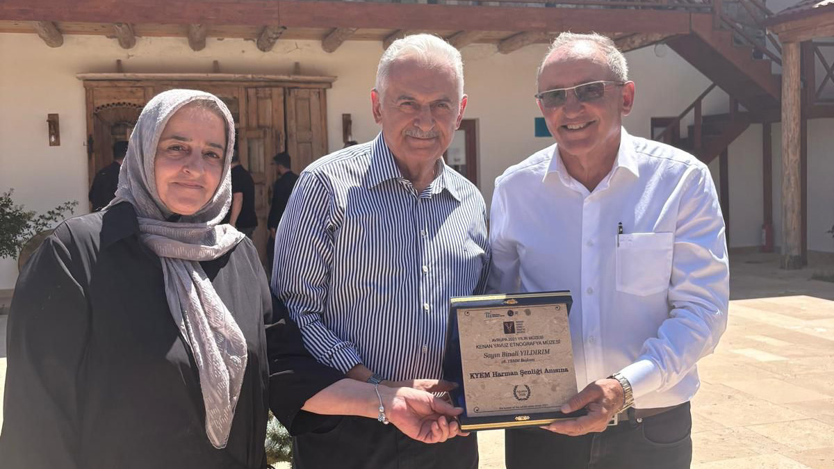 Binali Yıldırım’dan Kenan Yavuz Müzesi'ne ziyaret