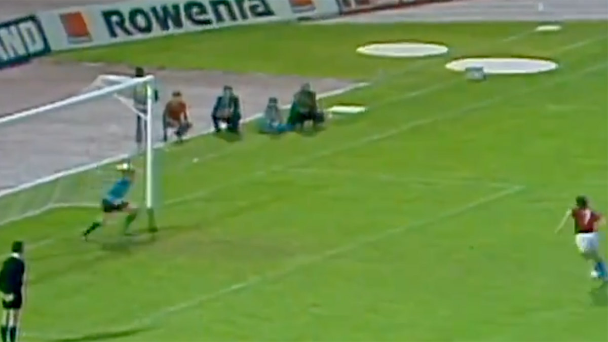 Panenka 50 yaşında: Futbol tarihinin en unutulmaz ve en kötü 50 penaltısı