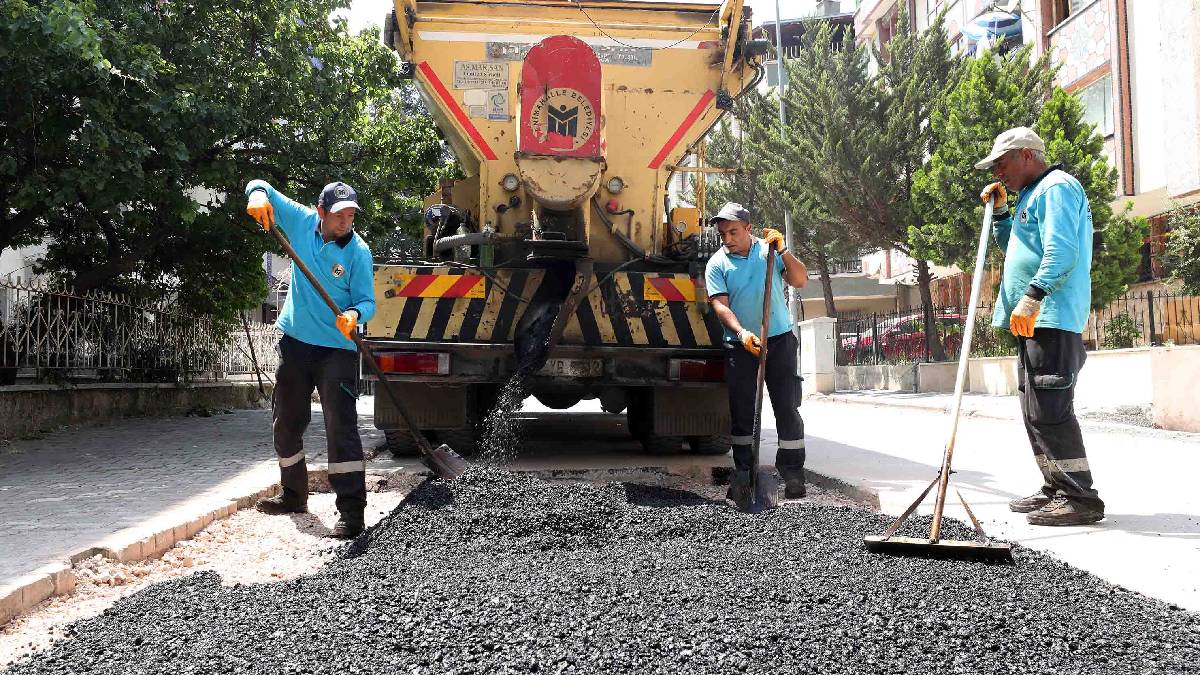 Yenimahalle’de altyapı çalışmaları aralıksız sürüyor