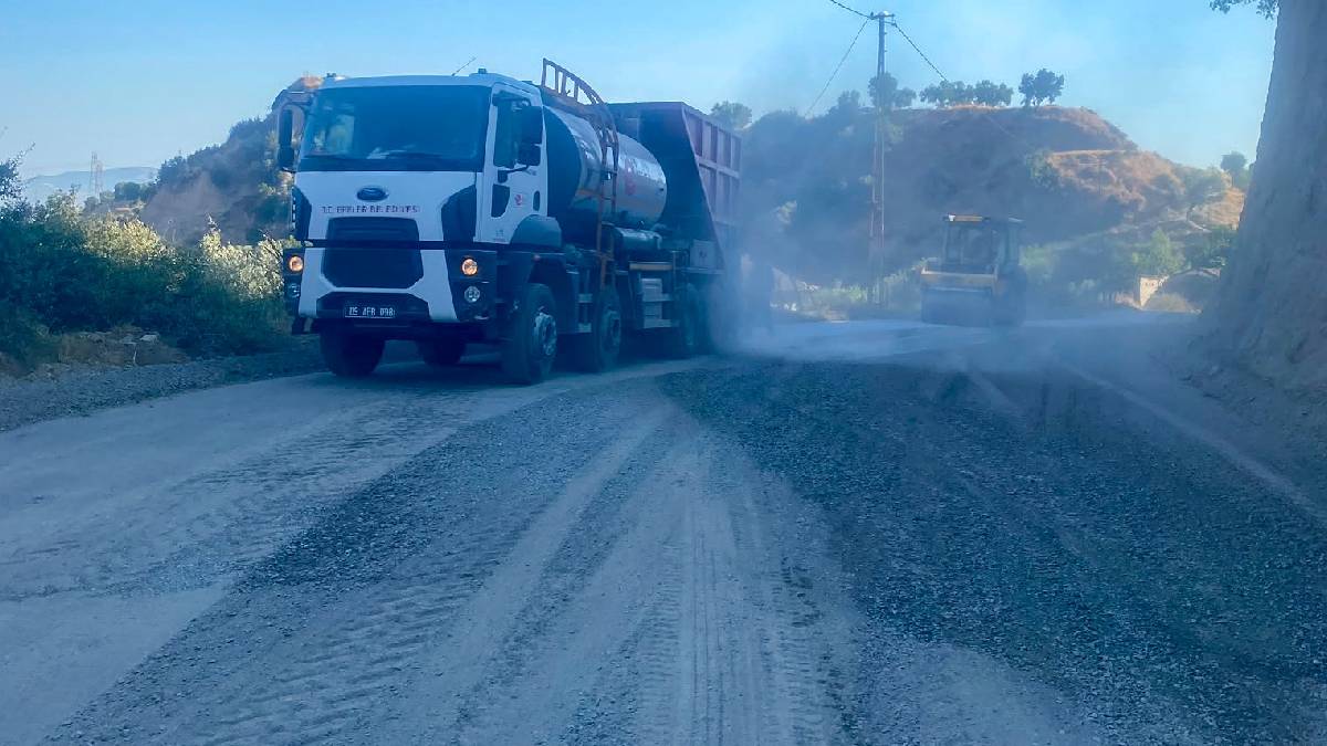 Efeler’de yol yenileme çalışmalarının yeni adresi Pınardere Mahallesi