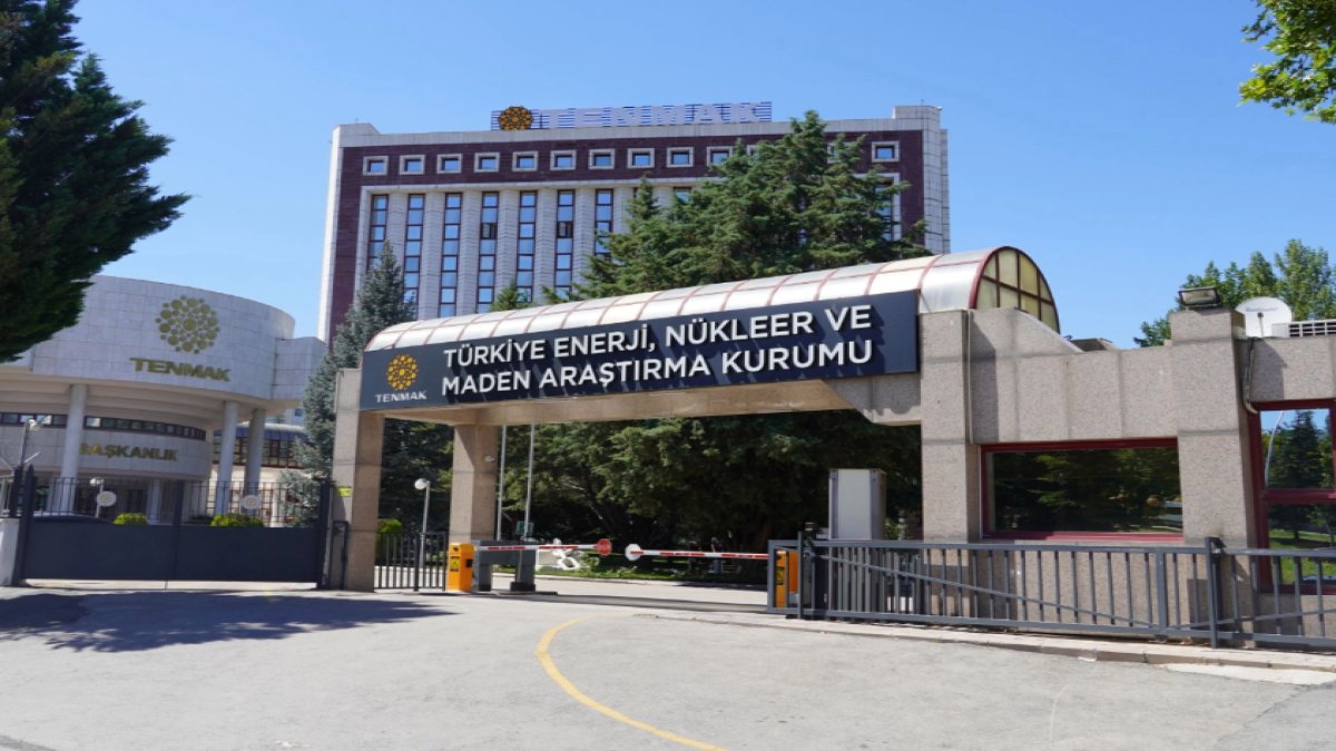 YKS'de ilk 100 bine giren 38 bölüm öğrencisine piyango gibi haber: Aylık 13.750 TL karşılıksız burs verilecek