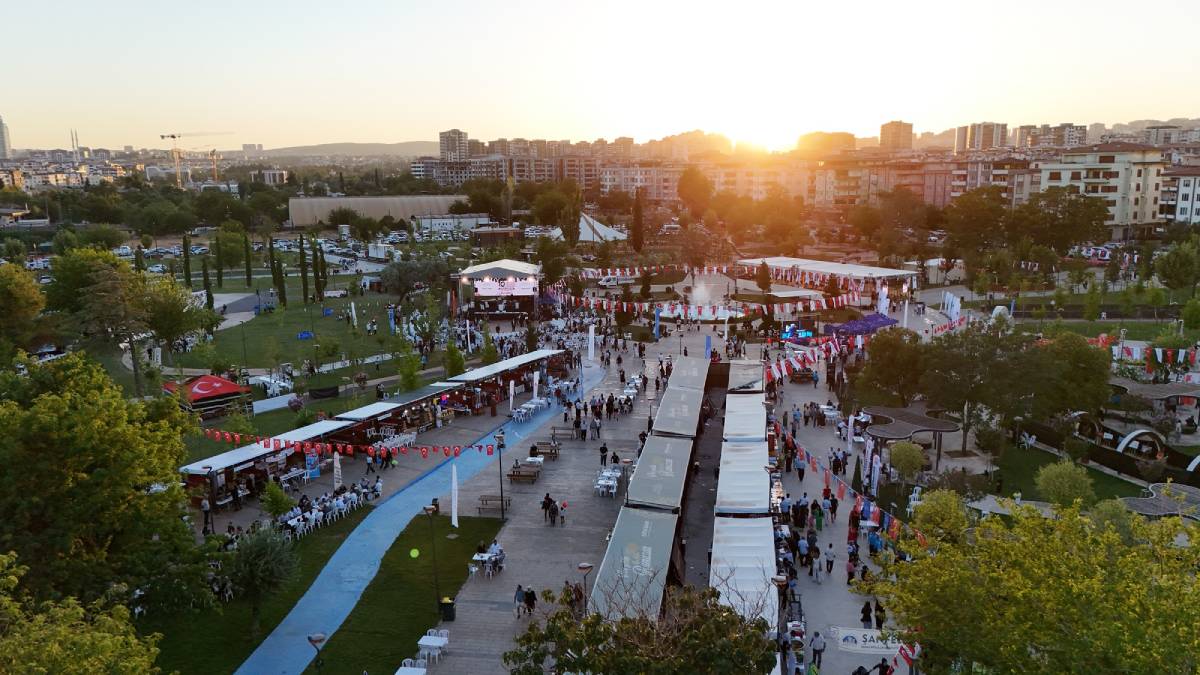 Yaklaşık 160 bin kişi Hemşehri Dernekleri Festivali’nde buluştu