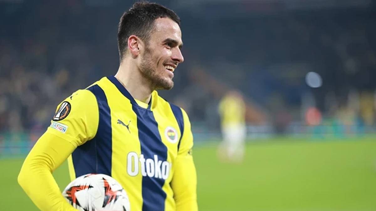 Fenerbahçe'nin eski yıldızı Hollanda'ya transfer oldu