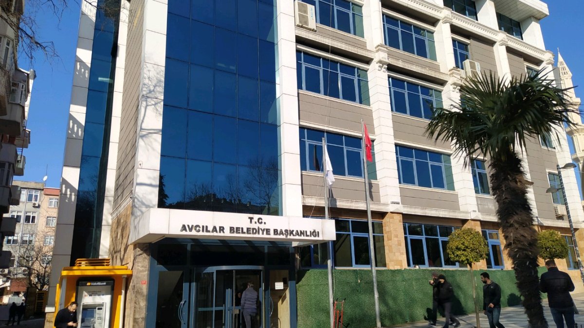 Avcılar Belediyesi'ne operasyon: 13 kişi gözaltında