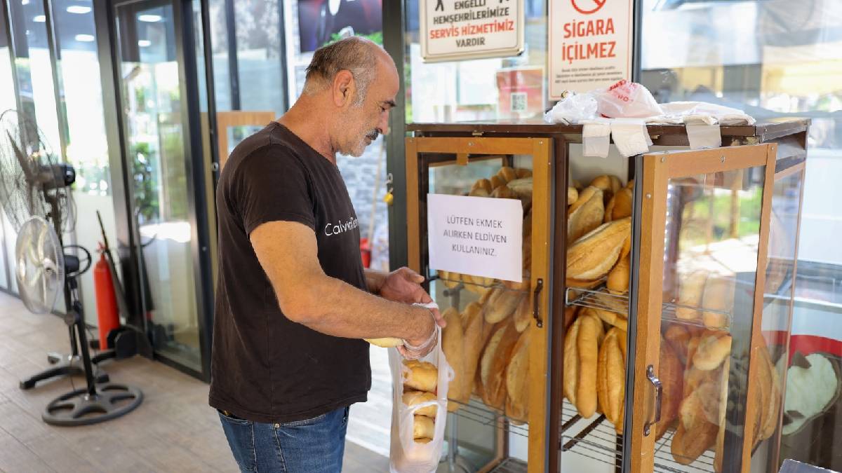 Efeler Belediyesinden hesaplı ekmek hizmeti
