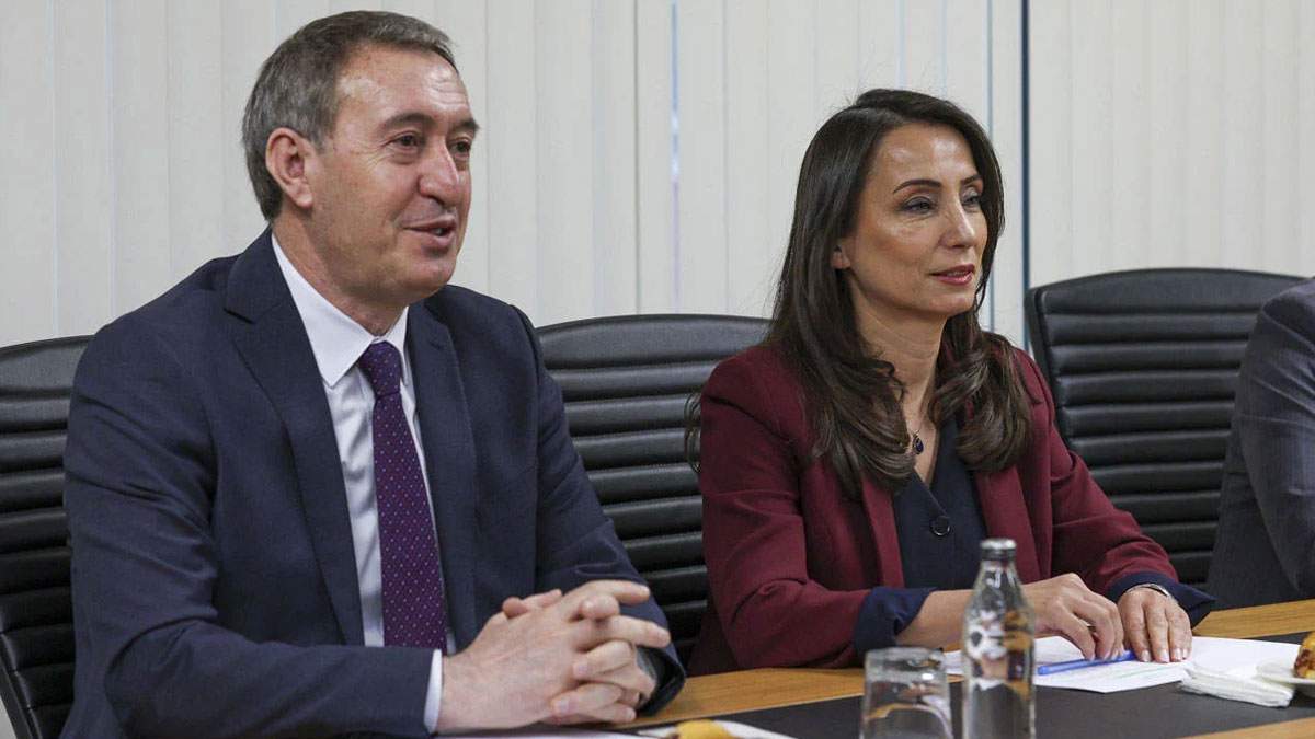DEM Parti'den çerçeve yasaya imza