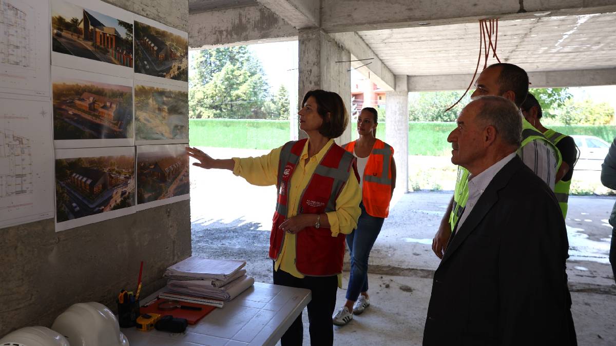 Başkan Ayşe Ünlüce, Sazova Çocuk Evi inşaatını yerinde inceledi