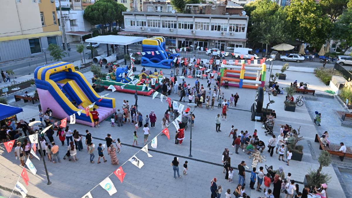 Manisa Büyükşehir’in Çocuk Şenlikleri Saruhanlı’da yüzleri gülümsetti