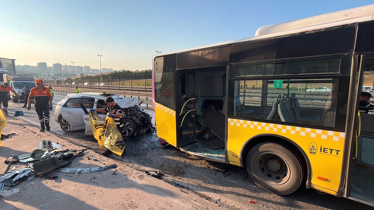 Biri polis üç kişinin öldüğü kazanın ardından İETT idari soruşturma başlattı