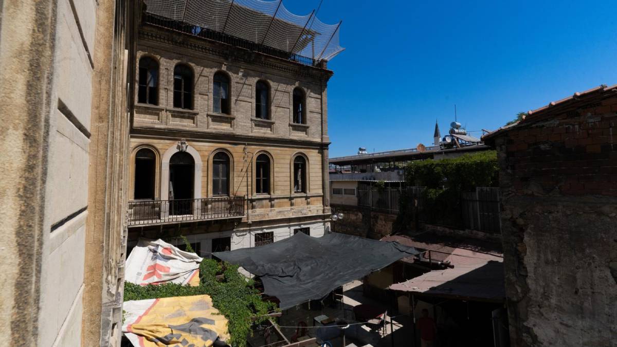 İzmir’in simge yapısı Cihan Palas yeniden hayat buluyor