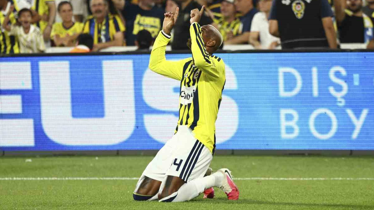 Talisca sezona fırtına gibi girdi:3 maçta 3 gol