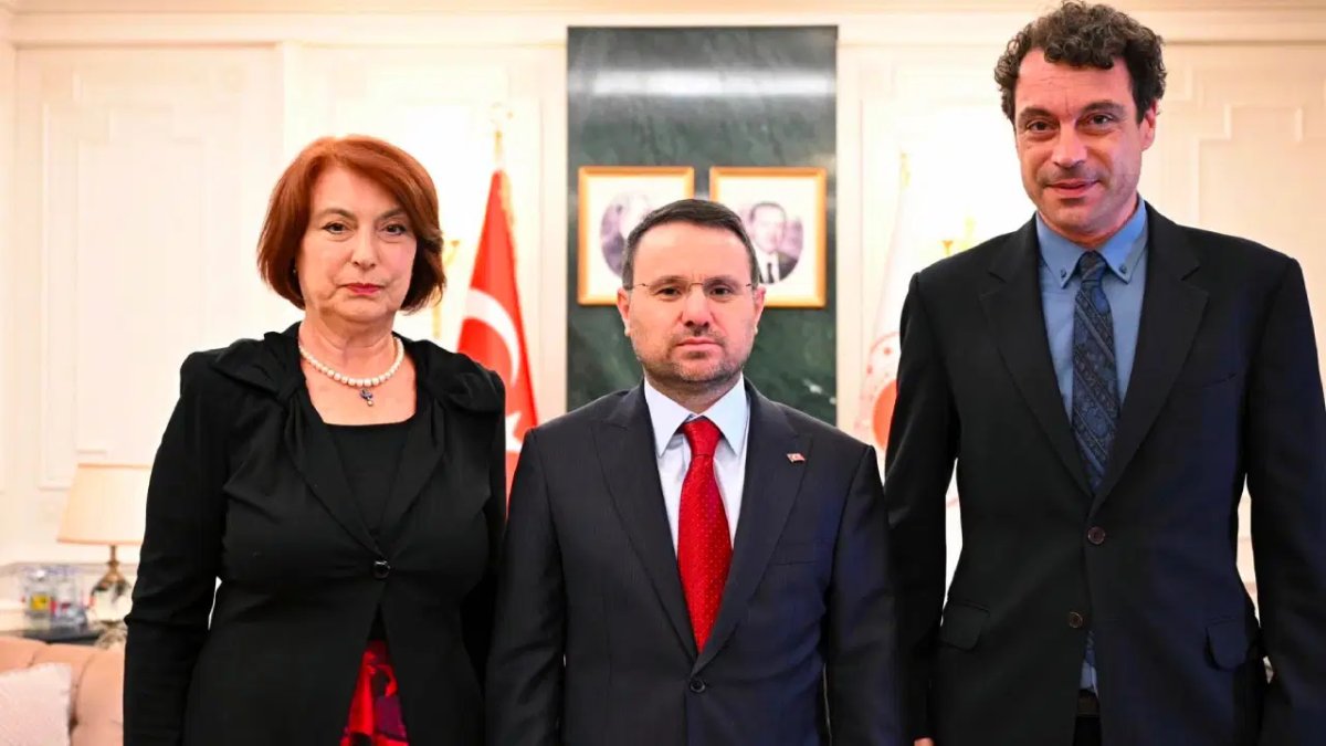Bakan Gürlek, Uğur Mumcu'nun ailesiyle görüştü