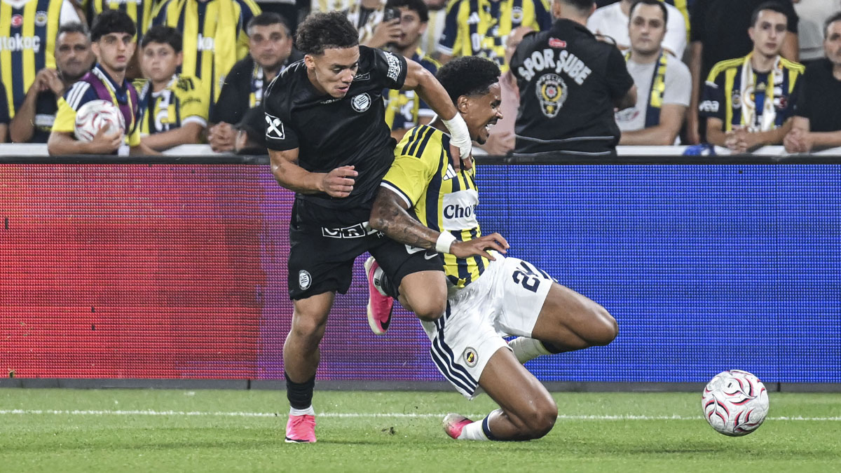 Fenerbahçe açıkladı: Oosterwolde’nin arka adalesi yırtıldı