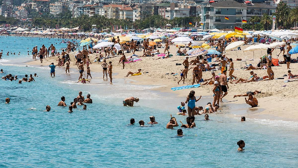 Antalya kıyılarında korkutan rapor: Mikroplastik kirliliği ortalamanın 65 katına ulaştı