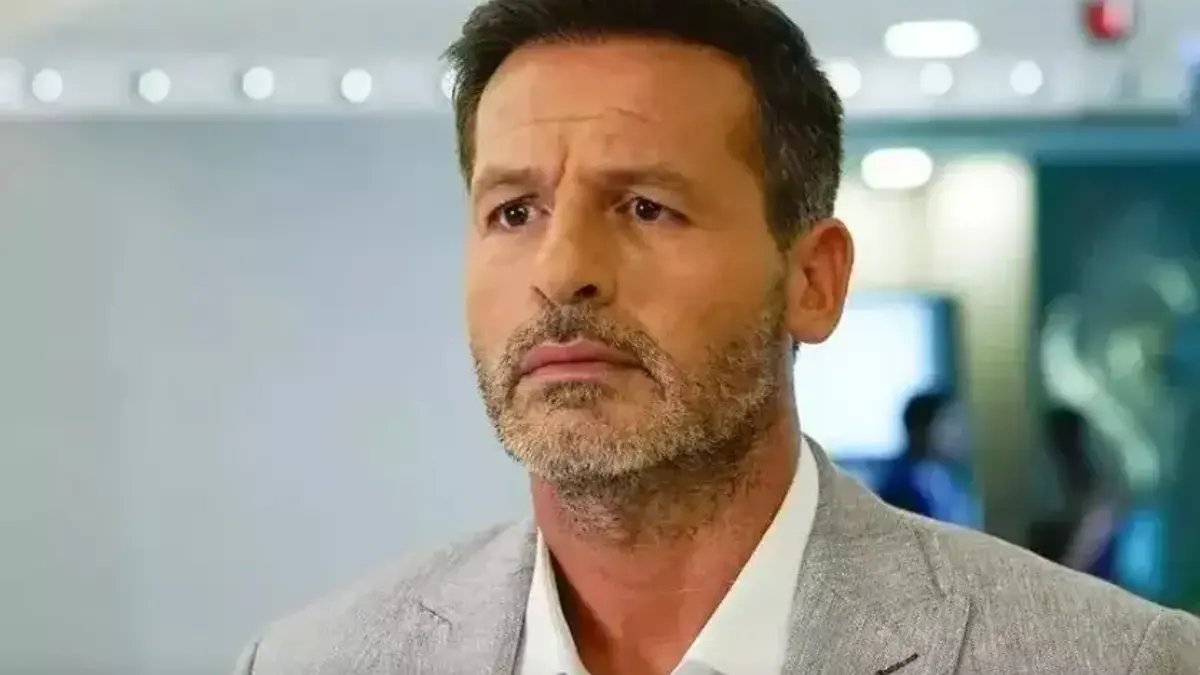 Uzak Şehir'de yaprak dökümü sürüyor mu? Nihat Altınkaya (Başhekim Yalçın) 3. sezonda diziden ayrıldı mı?