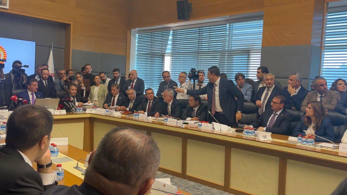 12 maddelik çözüm kanunu komisyonda: Görüşme öncesi kapıda gerilim