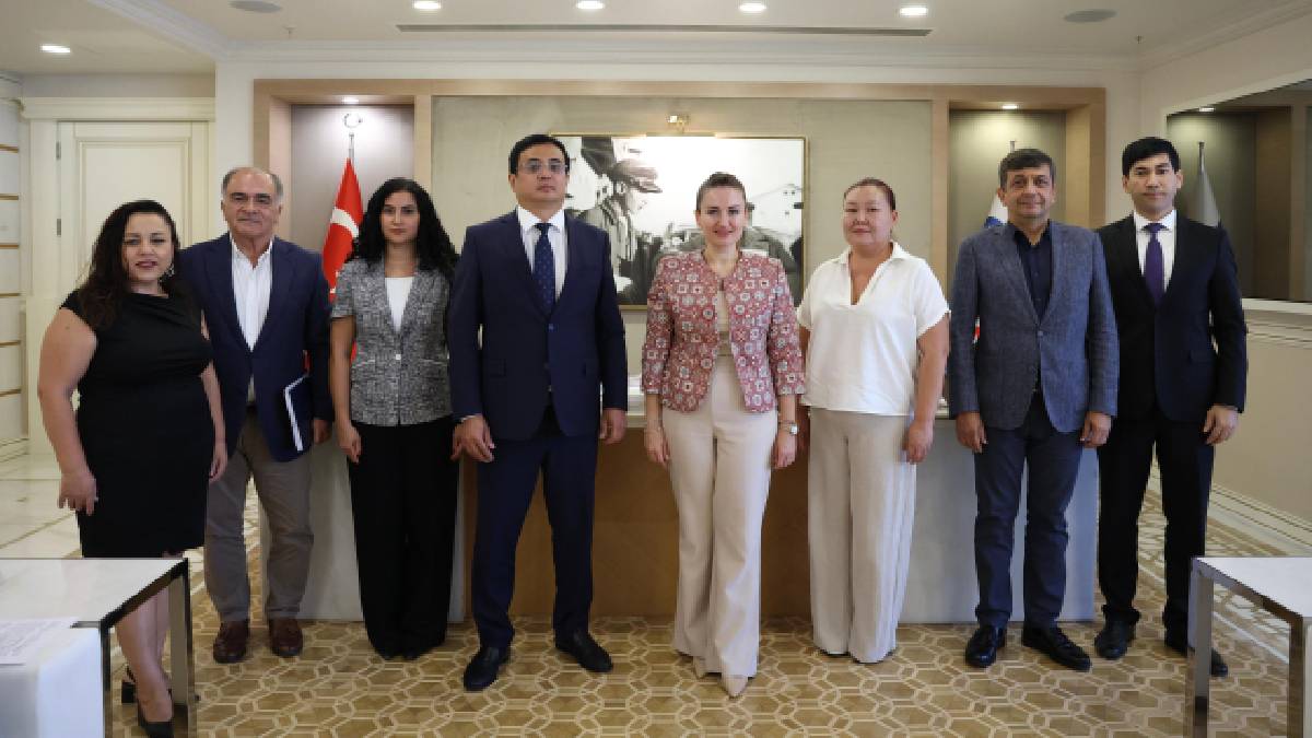 Kırgız Cumhuriyeti Antalya Başkonsolosu Başkan Vekili Özdemir’i ziyaret etti