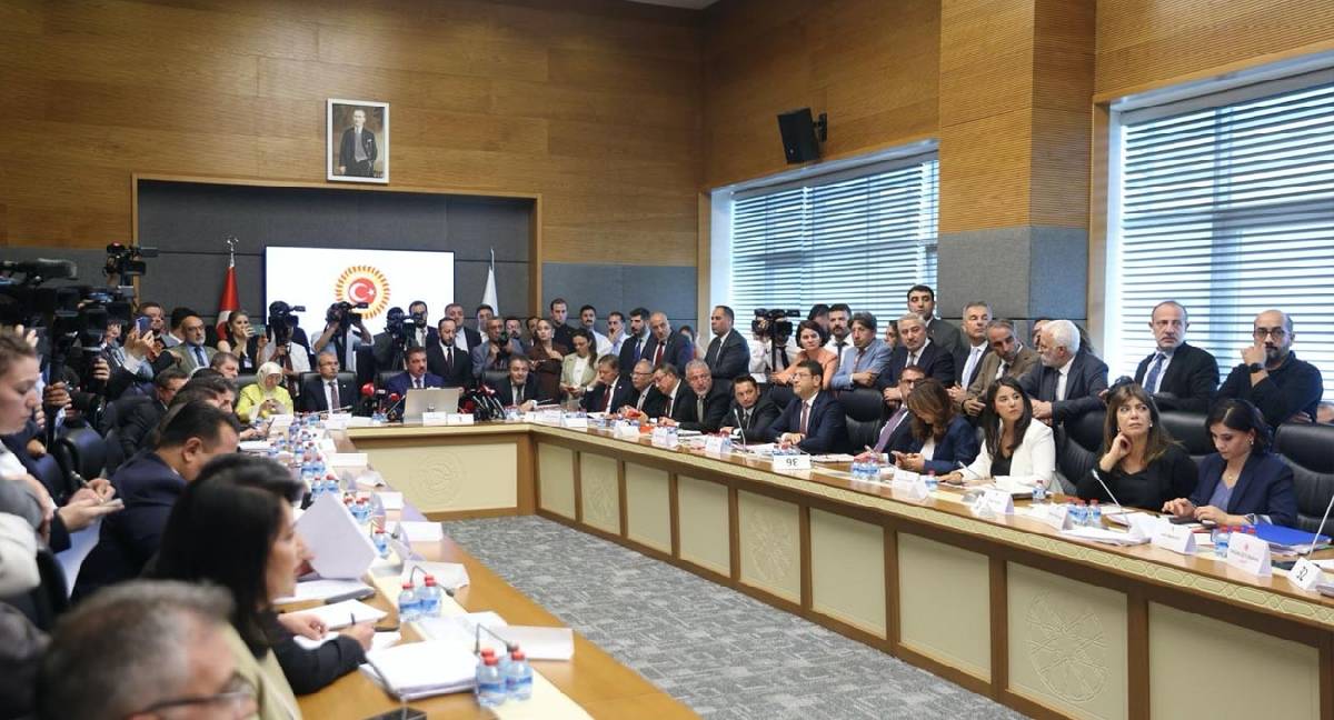 Yeni Parti'nin MHP'ye Demirtaş tepkisine cevap DEM Parti'den geldi: O bizim yoldaşımız
