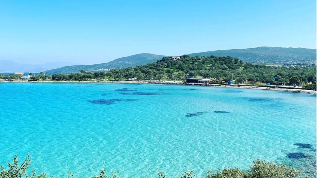 Maldivler değil İzmir! Turkuaz denizi, ince kumlarıyla Ege’nin yıldızı