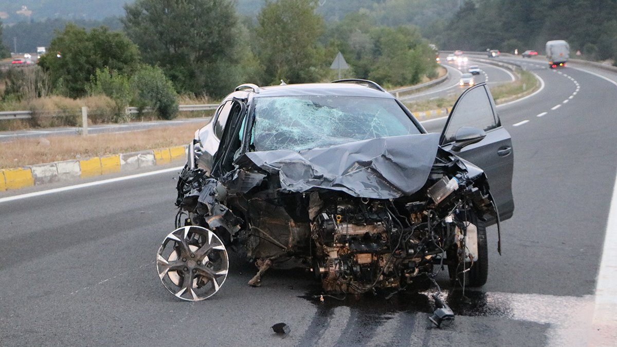 Bolu'da feci kaza: 1 ölü, 2 ağır yaralı