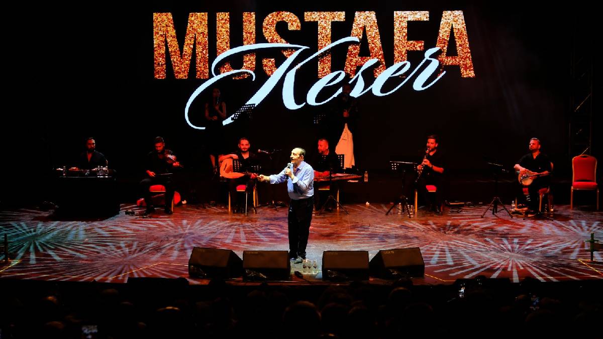 Mustafa Keser’den müzik ve kahkaha dolu gece