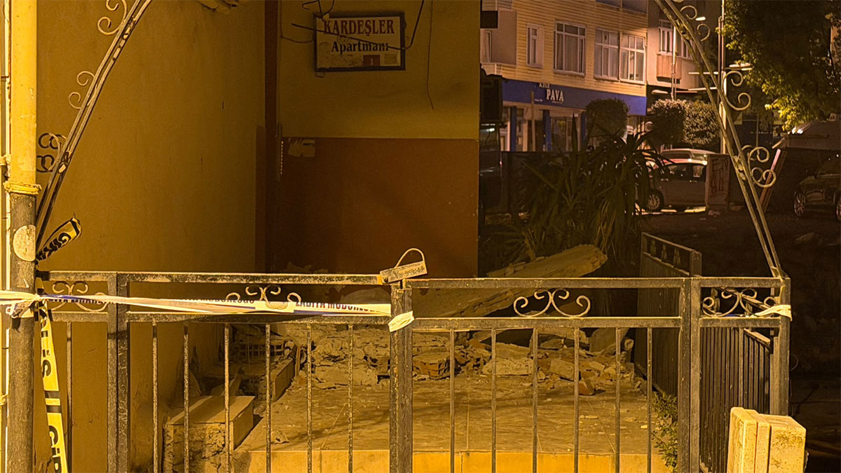 İstanbul'da korkutan olay! Balkon çöktü, bina tahliye edildi