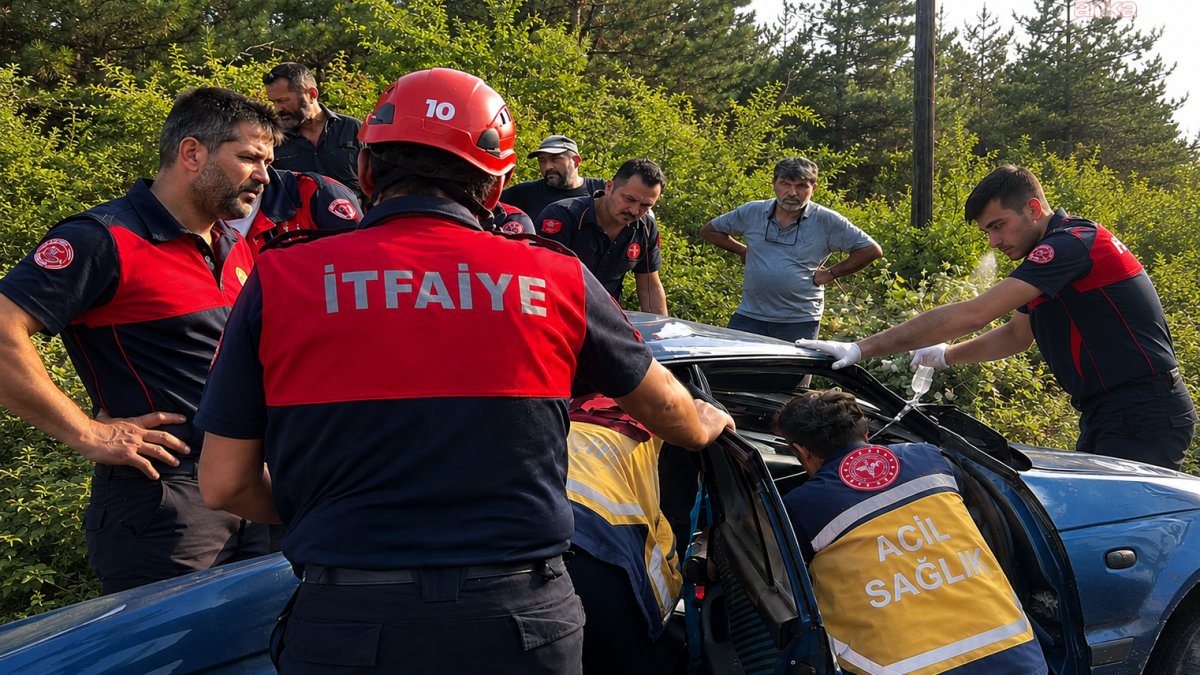 Zonguldak’ta işçi servisi ile otomobil çarpıştı: 4 yaralı