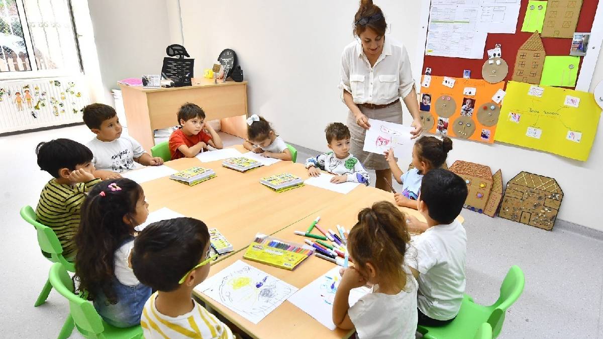Velilere ve çocuklara büyük müjde Başkan Tugay’dan geldi: Yuvamız İzmir’de zam değil, indirim var!