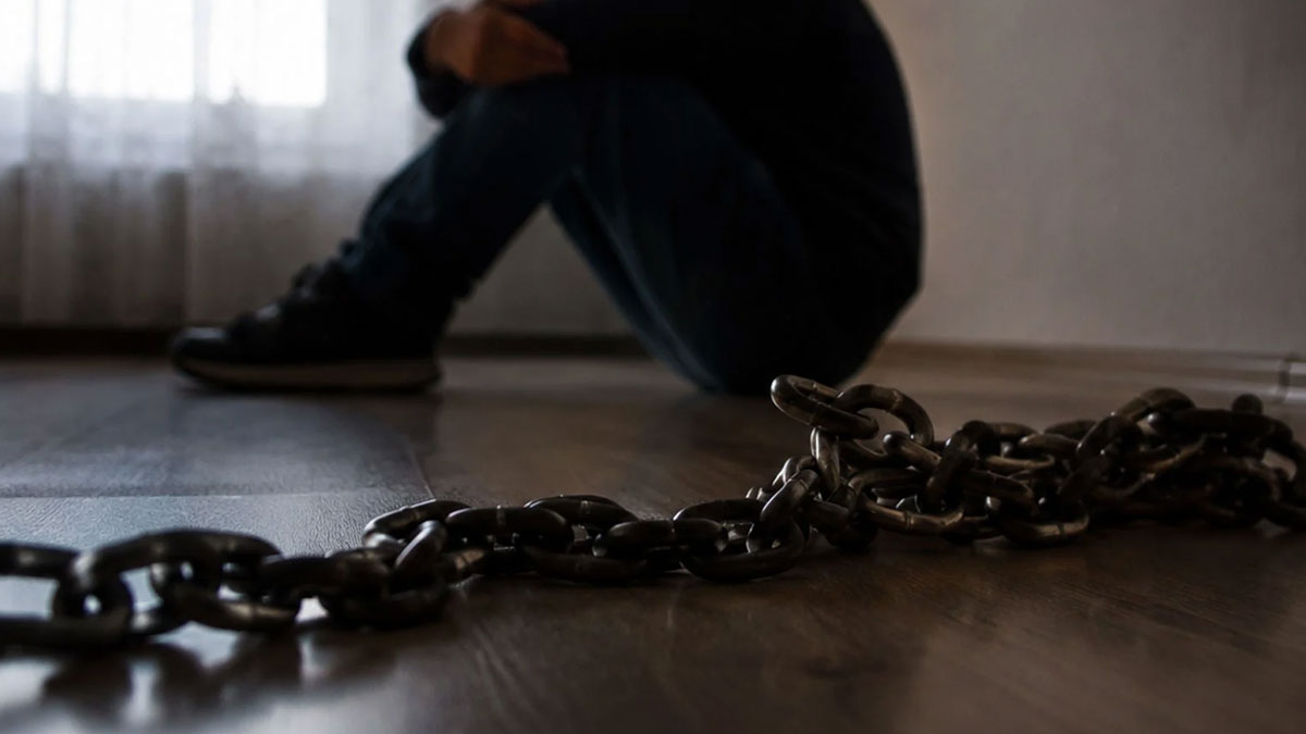 Sakarya’da 15 yaşındaki engelli çocuk zincirle bağlı halde bulundu: Baba hakkında adli işlem