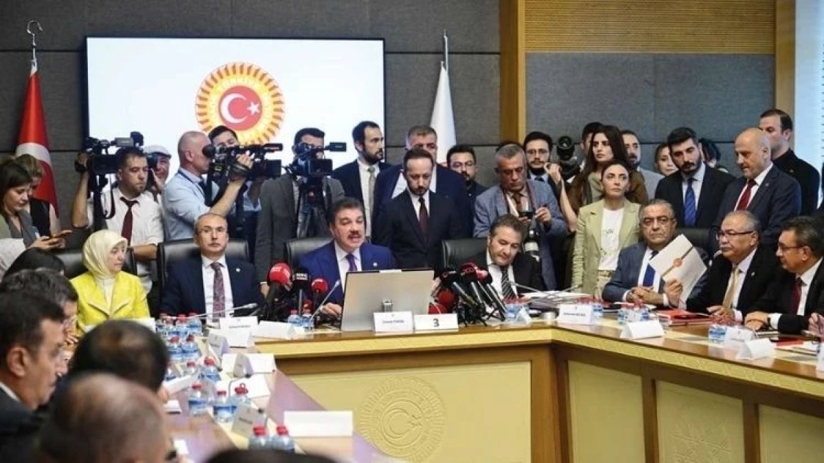 Çerçeve yasaya hangi partiler "Evet" dedi? AK Parti, MHP, DEM, CHP ve Yeni Parti’nin oylama kararı belli oldu