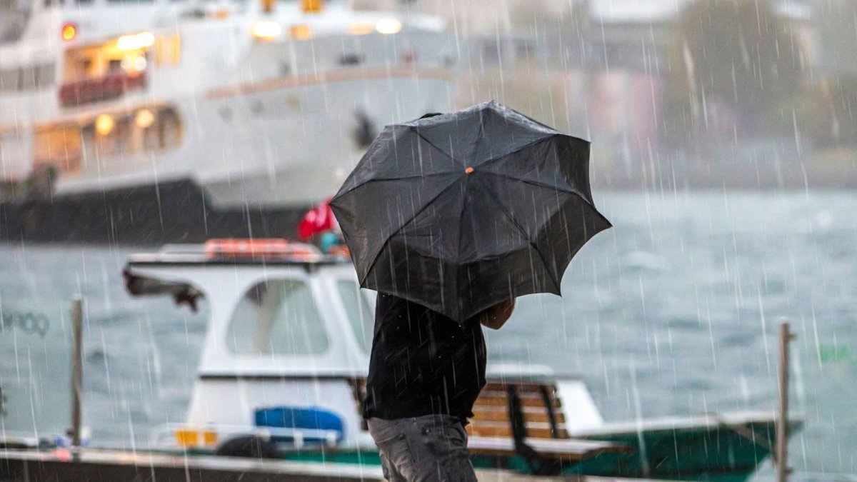 Meteoroloji uyardı: 3 bölgede sağanak 2 bölgede fırtına