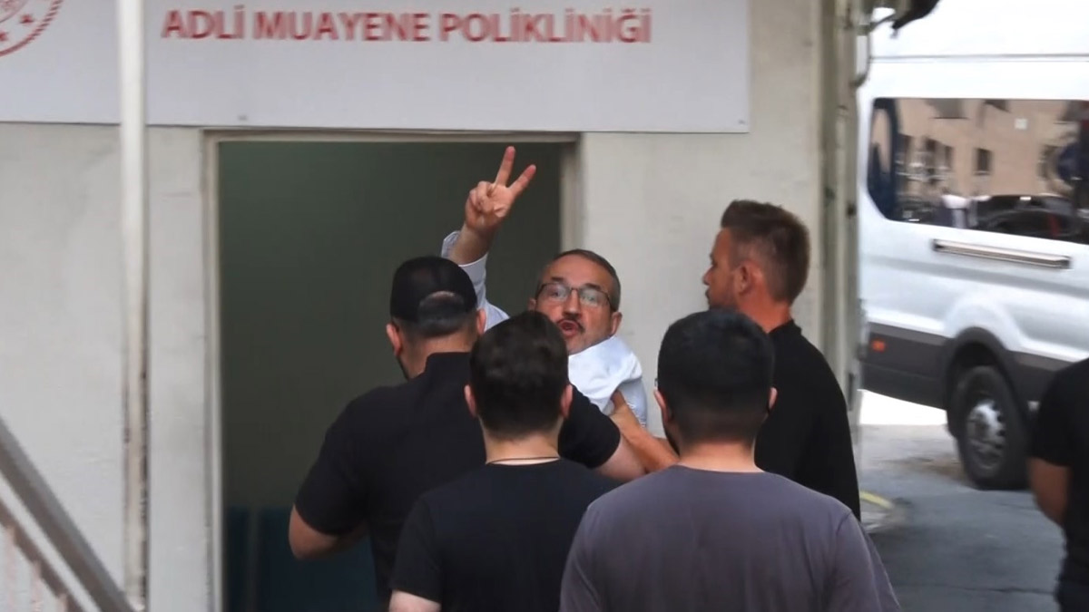 UltrAslan tribün lideri Muzaffer Şirin "Sayın Öcalan’a özgürlük" diye bağırdı