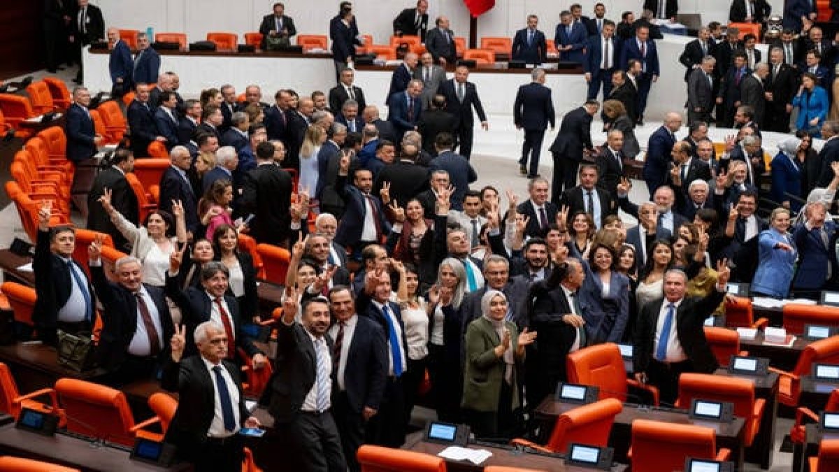 Meclis'te 'Çerçeve Yasa' çatlağı: Hangi milletvekili ne yönde oy kullandı? İşte Tam Liste