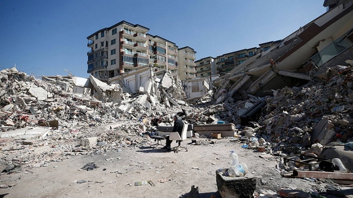 Hatay'da 6 Şubat depreminde 3 yakınını kaybeden vatandaşa 410 bin lira tazminat