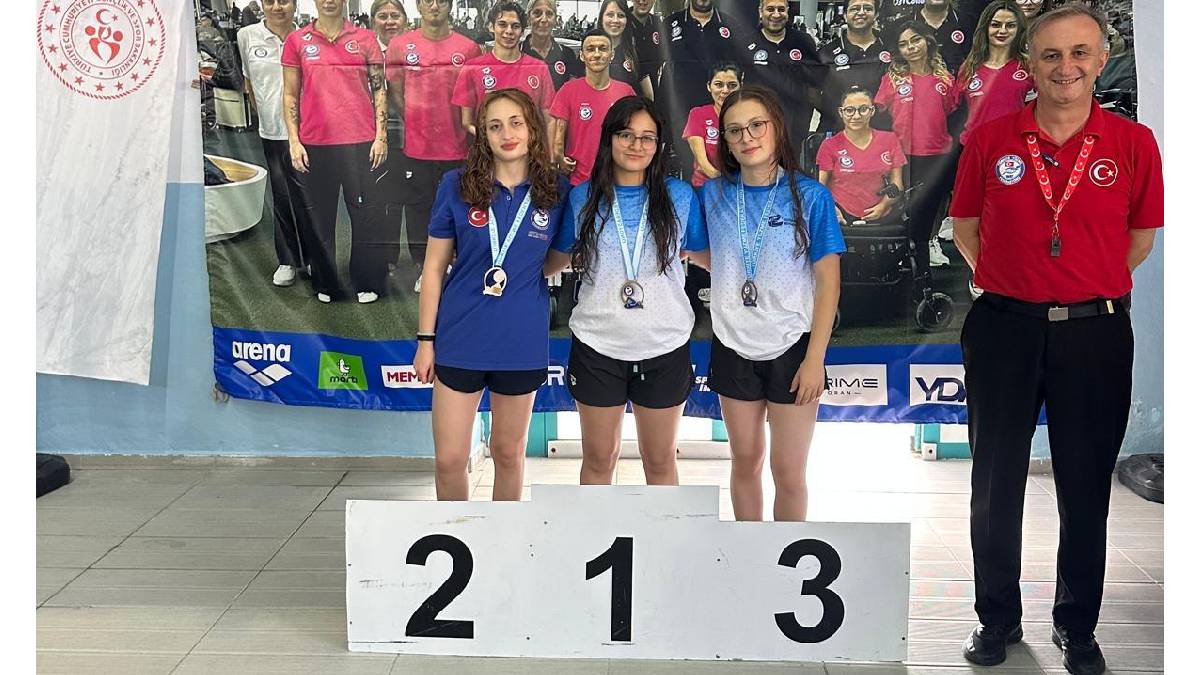 Eskişehirli üç yüzücü Avrupa’da Türkiye için kulaç atacak