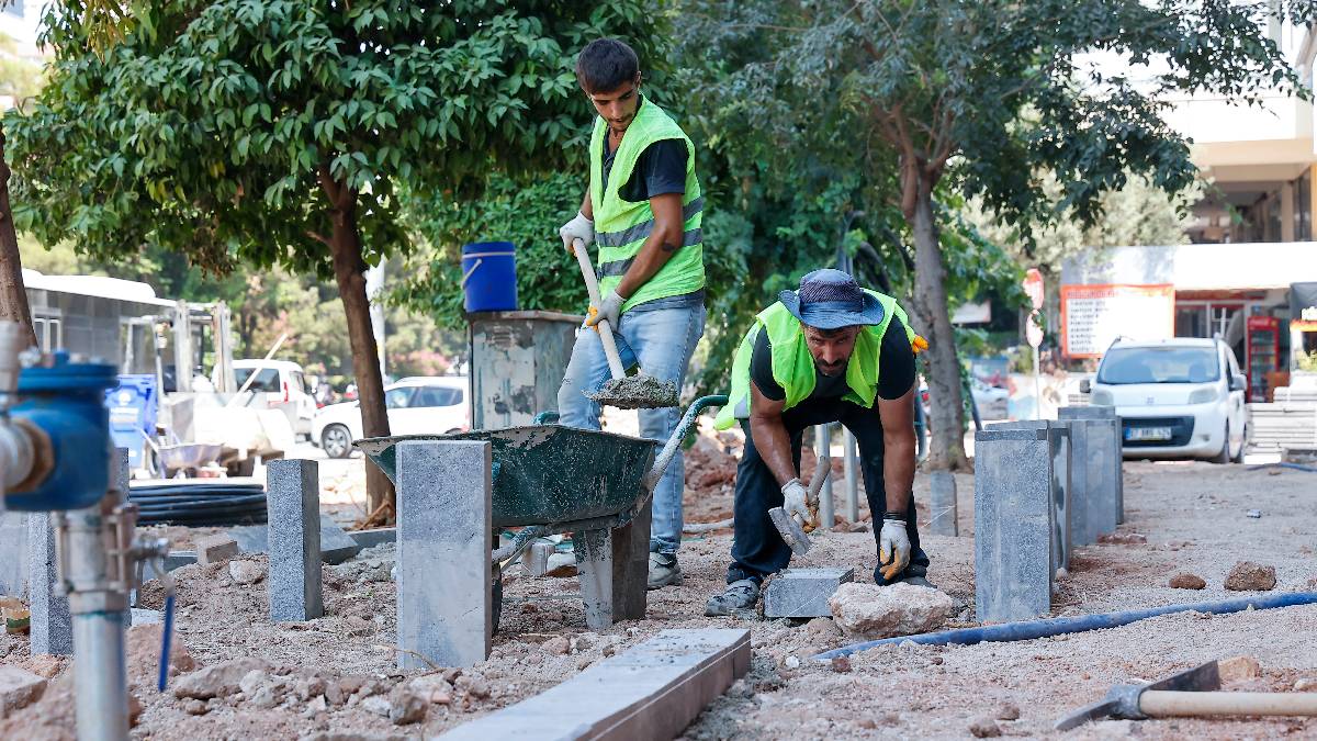 Büyükşehir Belediyesinin yenileme çalışmaları sürüyor
