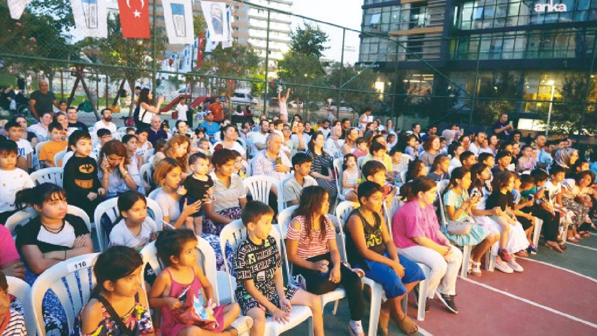 Mahalleye çocuk tiyatrosu geliyor