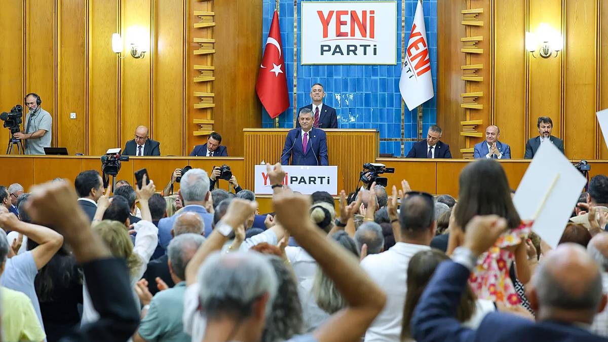 Metropoll anketinde fark 10 puanı aştı: YENİ Parti Meclis simülasyonunda tek başına çoğunluk