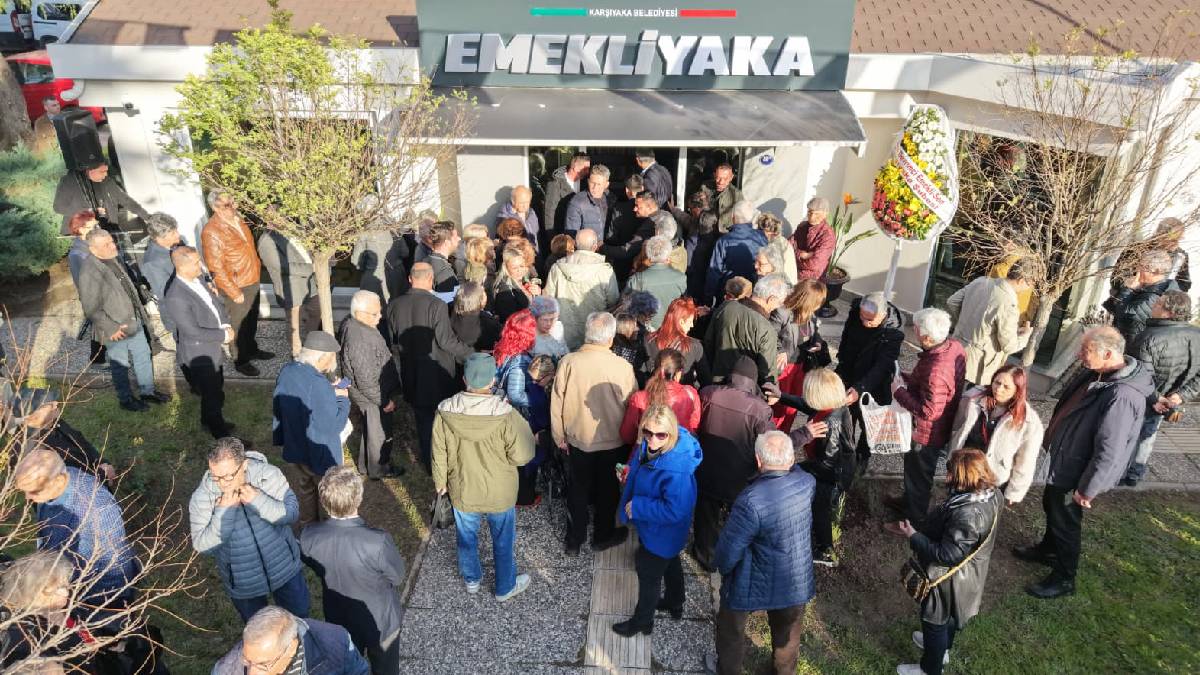Karşıyaka’nın çınarları ‘Emekli Yaka’da buluşuyor
