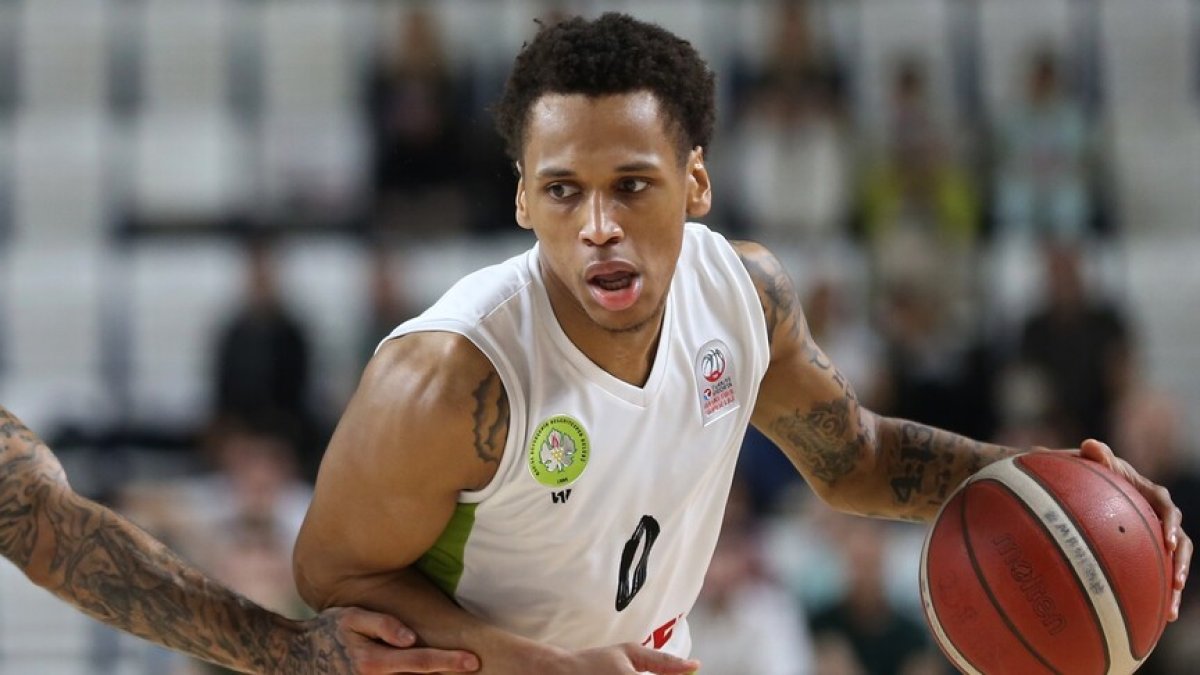 Anadolu Efes’ten Russel hamlesi
