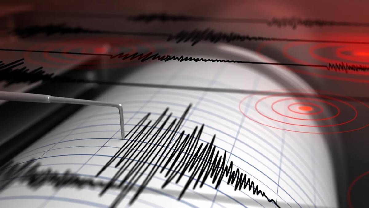 Endonezya'da 7,7 büyüklüğünde deprem