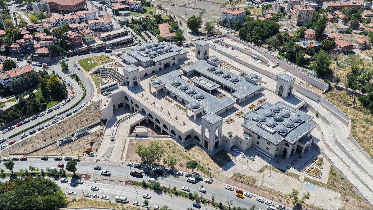 ABB Ulus’ta dolmuşları tek çatı altında topladı