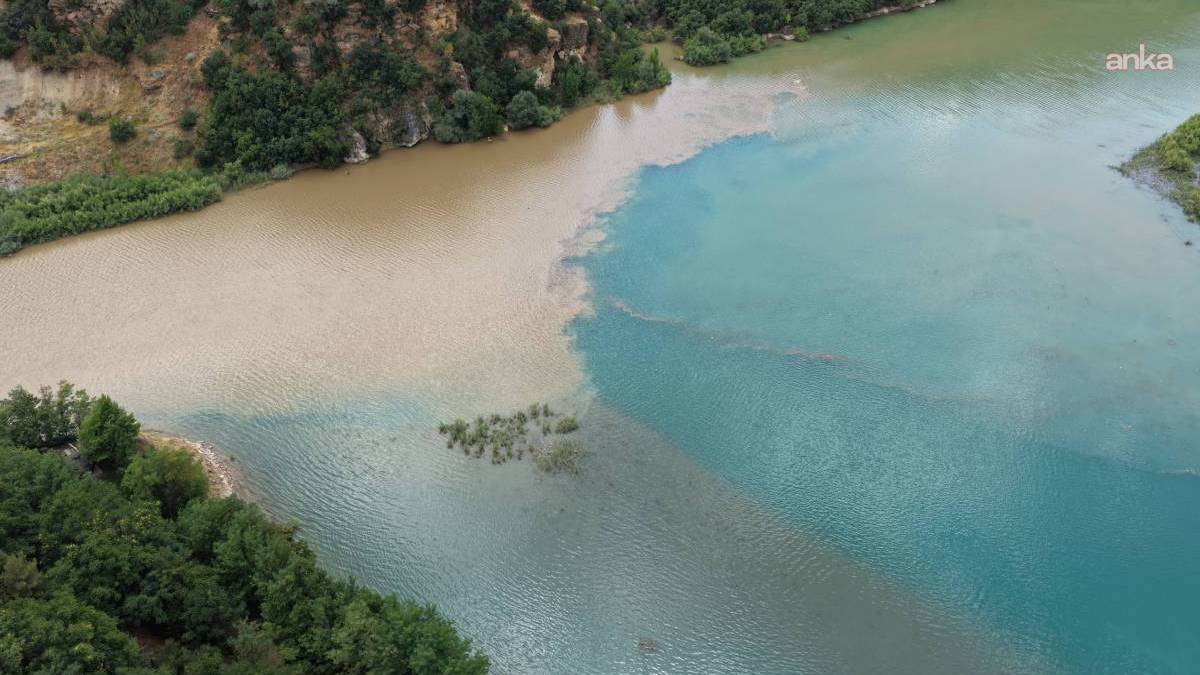 Yağmur sonrası Tunceli'de iki nehir, iki farklı renk